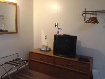 Capri Motel 8